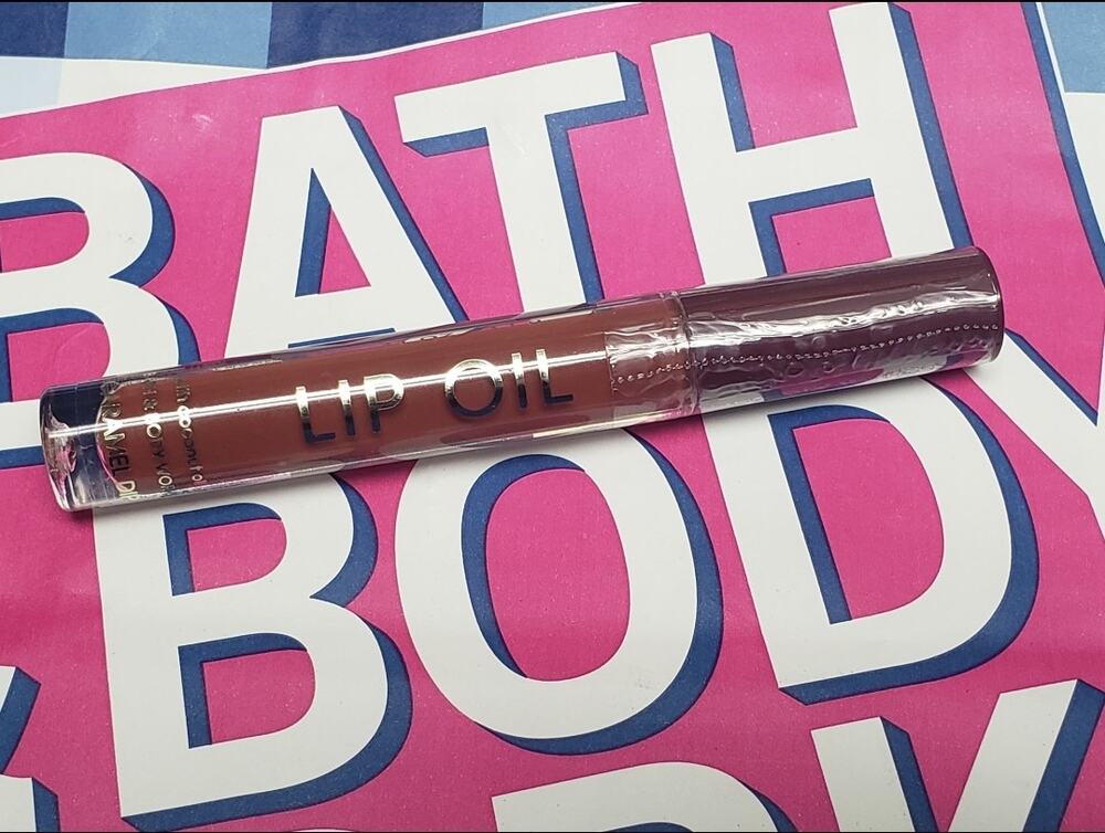 BBW Lip Gloss Oil Color = Caramel Dip | Bath & Body Works Lip Care